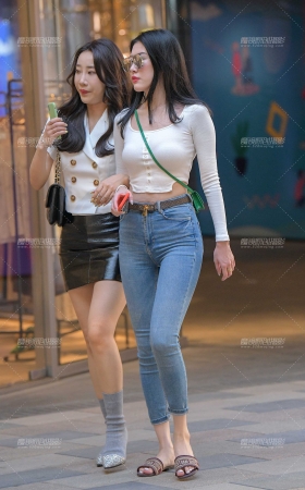身材很好的紧牛美女 [17P]
