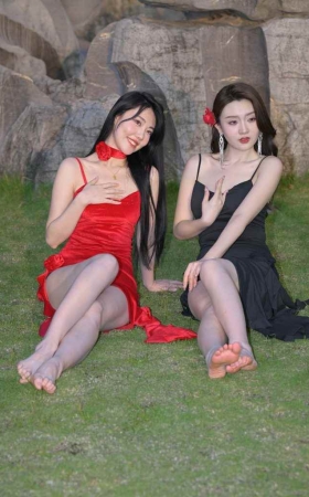 黑裙与红裙 [359P-8.00GB]