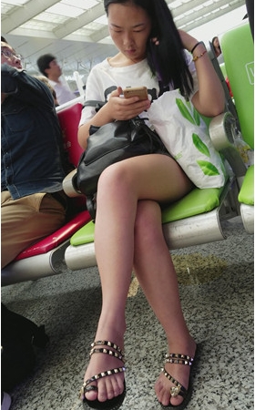 裸腿少妇