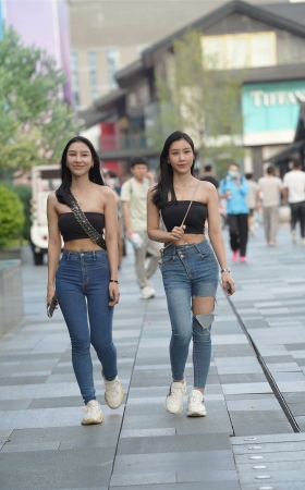 牛仔裤姐妹花