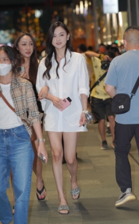 长腿美女