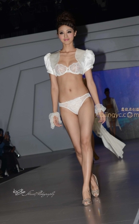 咔喳2016.10.23街拍 19 (12p) [12P]