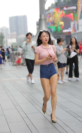 凯恩街拍摄影作品 热裤美女