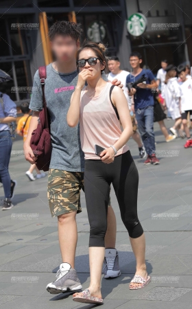 运动紧身裤小妹 [21P]