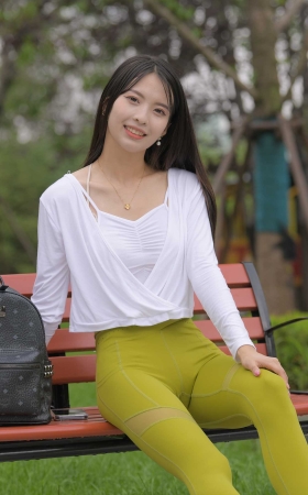 绿色瑜伽裤美女 [43P]