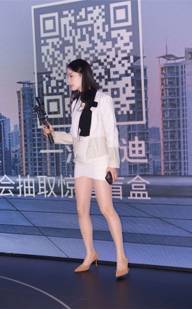白色通勤风搭配