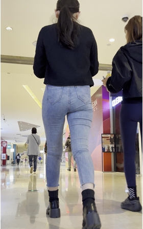 黑衣牛仔闺蜜