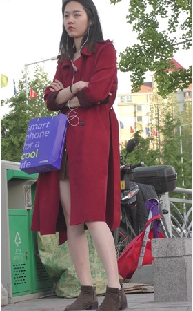 漂亮的红衣气质美女