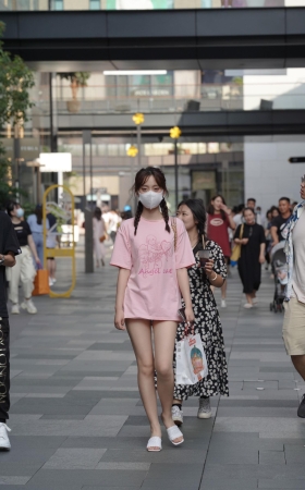 美腿小妹