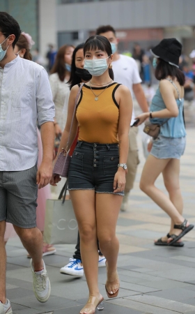 性感黑色热裤女友
