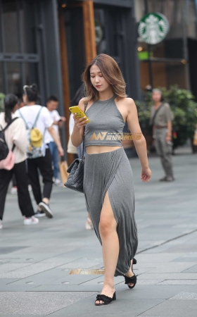 优雅多姿的长裙美女 [13P]