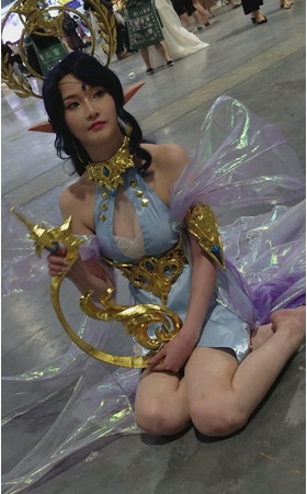 漂亮的coplay小姐姐