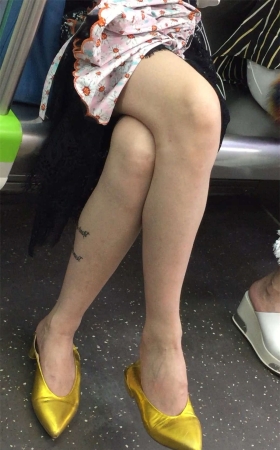 街拍高跟美腿