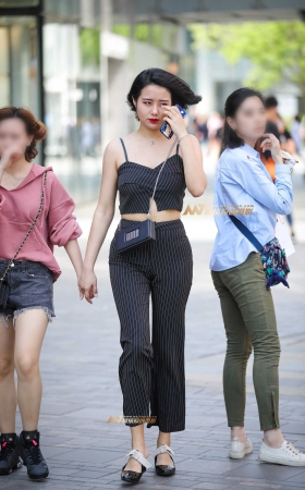 饱满的身材 [19P]