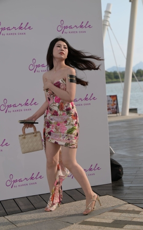 抹胸美腿美足娇萋