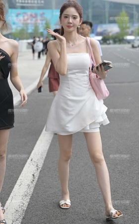 又白又长 [19P]