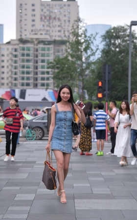 长腿小姐姐