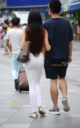红杉白裤长发妹子（15P） [15P]
