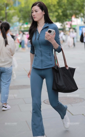 蓝色紧身瑜伽服小姐姐 [15P]