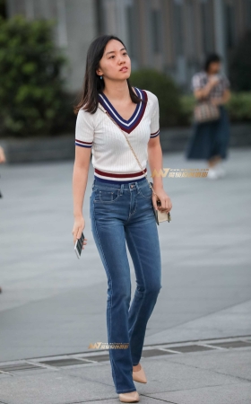 长腿牛仔小姐姐 [15P]