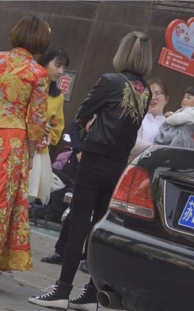 4k-新娘伴娘极品丝足高跟