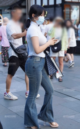 圆润挺翘 盈盈一握小蛮腰 [19P]