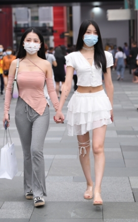 紧身VS美腿