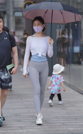 瑜伽美眉