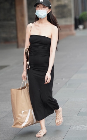 一字抹胸装长裙美女(45P)