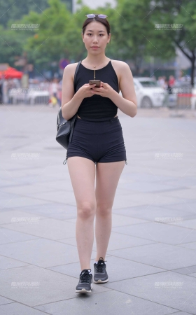 素颜瑜伽短裤美女 [21P]
