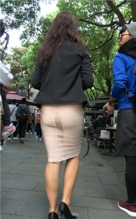 4K - 超级性感丰满爆乳街拍包臀裙气质御姐 [1.86 GB]