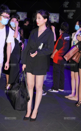 靓丽的美腿高跟美女 [15P]