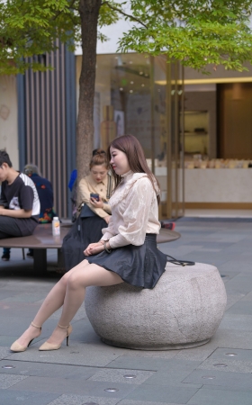 短裙肉丝小姐姐