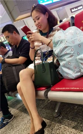 4k视频，长相清秀，笑容甜美丝袜美腿小姐姐