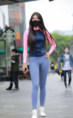 蓝色瑜伽裤小姐姐 [25P]