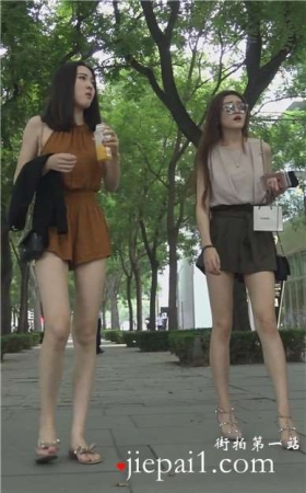 4k-两位小清新美女姐姐一路边走边拍 [2.33 GB]