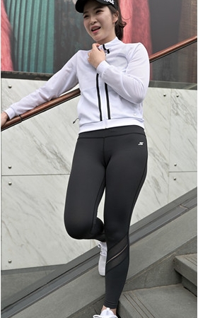 （套图）黑丝紧身裤美女小姐姐(52P)