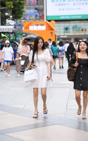 连衣裙美腿高跟~