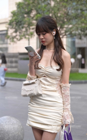 性感低胸美腿美女 [22P]