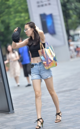 来自电影学院的超长腿美女