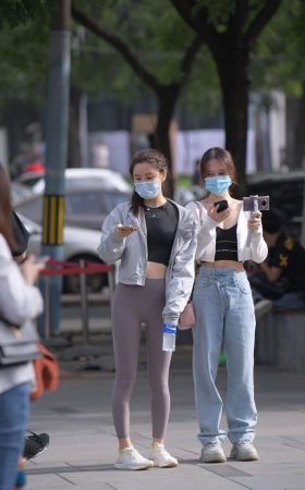漂亮的瑜伽裤妹子