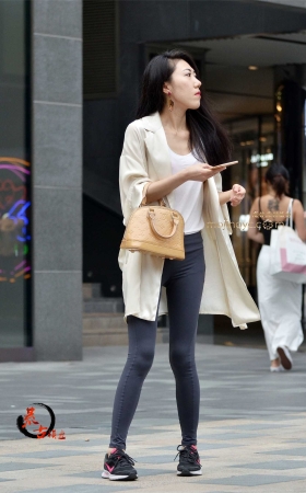 10-03 紧身裤子 [15P]