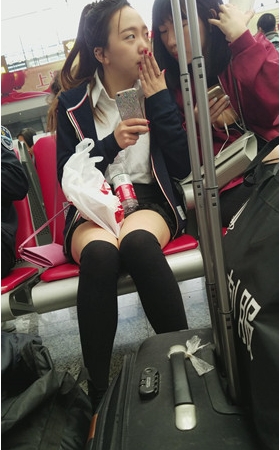年轻的漂亮妹子