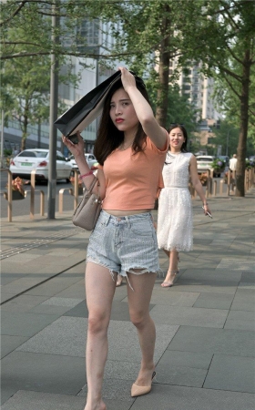 丰满热裤高跟鞋美女3A102[17P-560M]