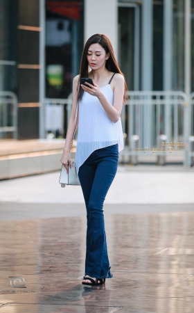 亭亭玉立的气质美女 [21P]