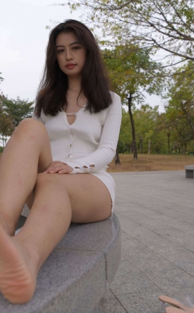 516白裙女孩