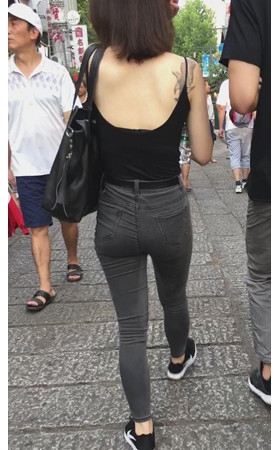 黑色牛仔紧身裤小姐姐