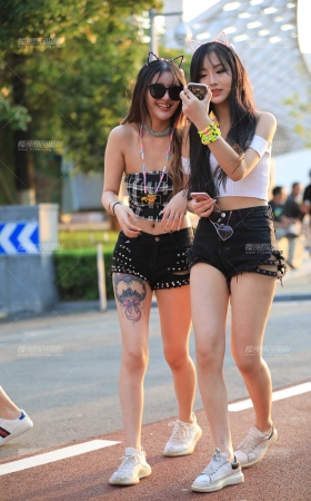 热裤是音乐节的标配吗 [18P]
