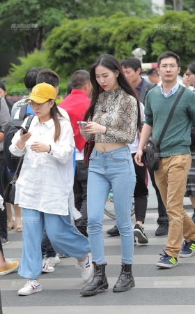 牛仔裤美眉 [15P]