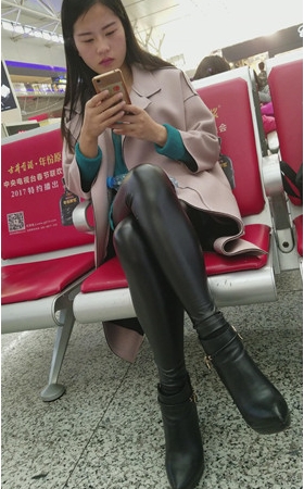 黑色皮裤高跟美女